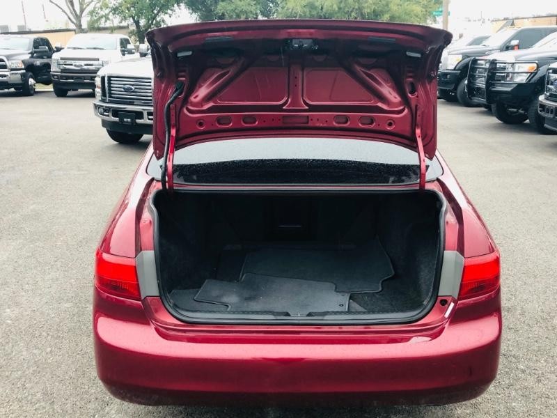 Honda Accord Sedan Vehicle Full-screen Gallery Image 22