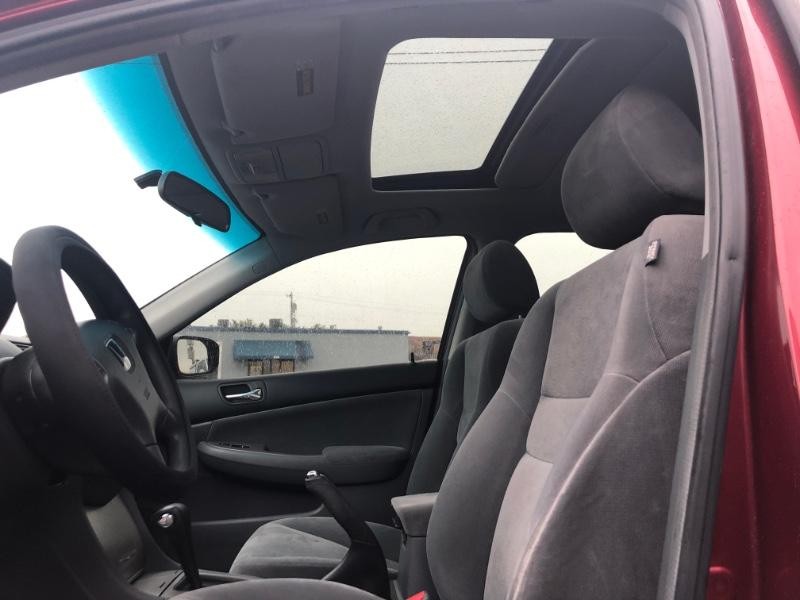 Honda Accord Sedan Vehicle Full-screen Gallery Image 26