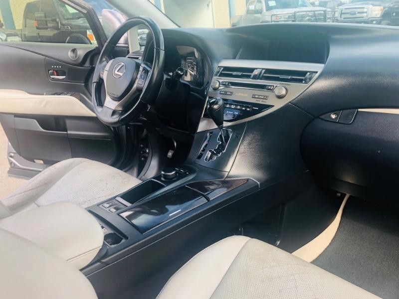 Lexus RX 350 Vehicle Full-screen Gallery Image 14