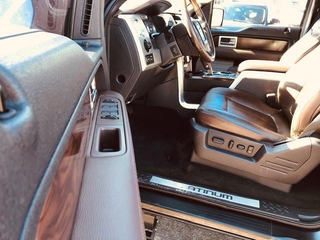 Ford F-150 Vehicle Full-screen Gallery Image 25