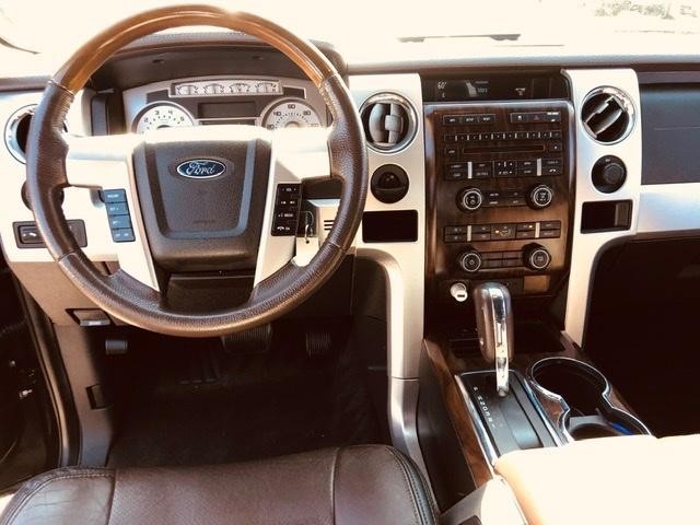 Ford F-150 Vehicle Full-screen Gallery Image 29