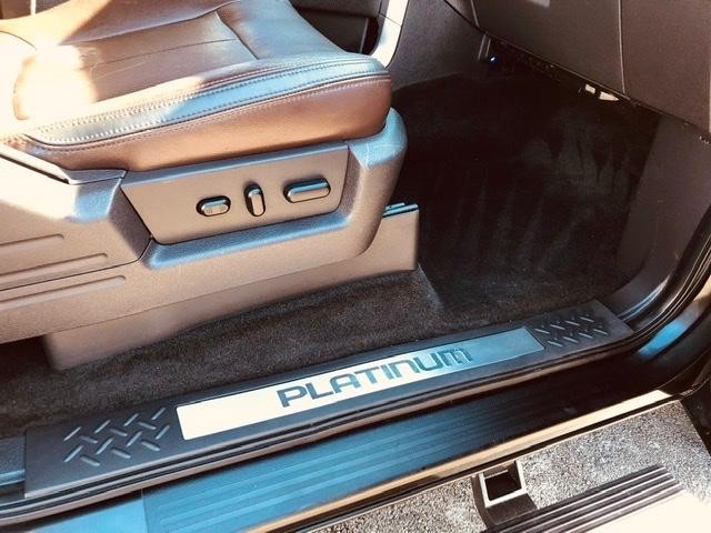 Ford F-150 Vehicle Full-screen Gallery Image 38