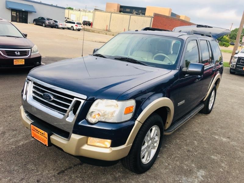 Ford Explorer Vehicle Full-screen Gallery Image 18