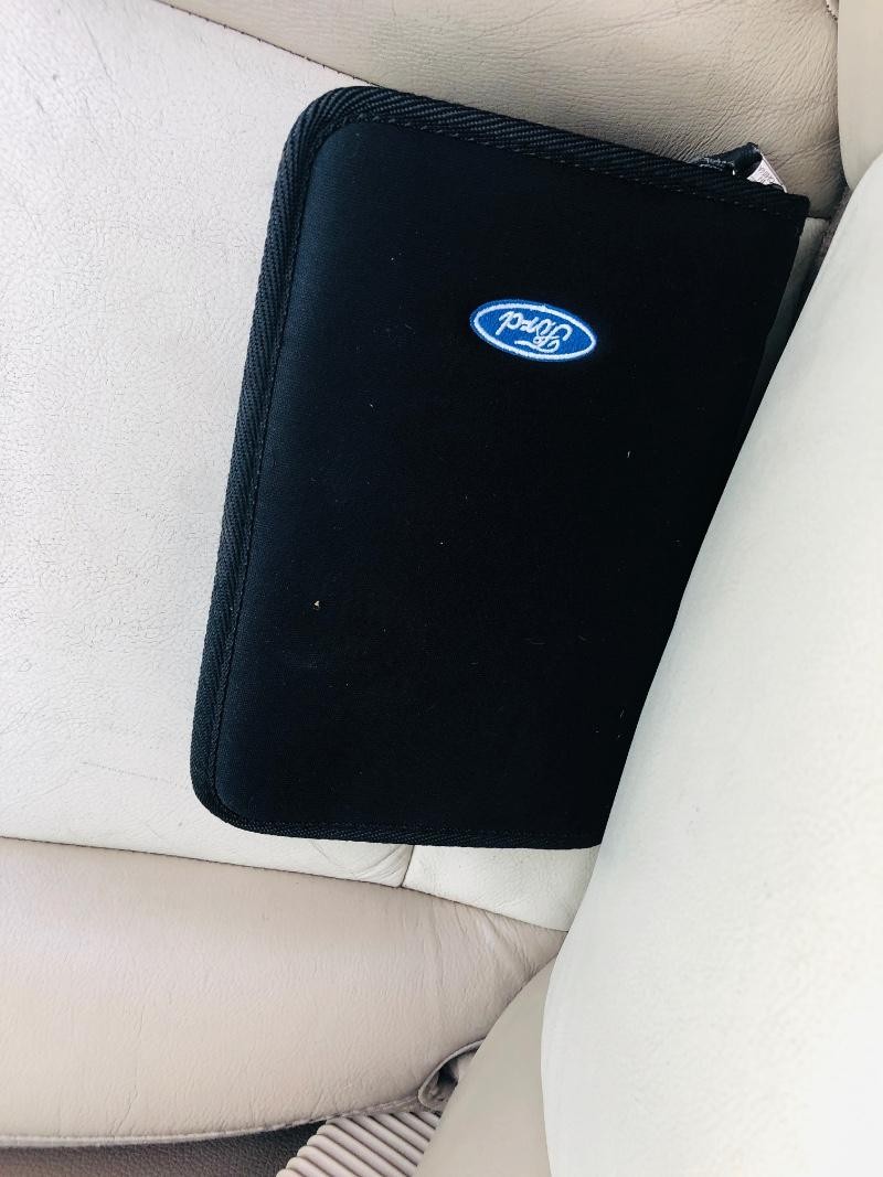 Ford Explorer Vehicle Full-screen Gallery Image 35