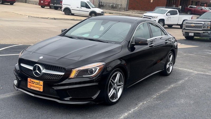 Mercedes-Benz CLA-Class Vehicle Full-screen Gallery Image 02