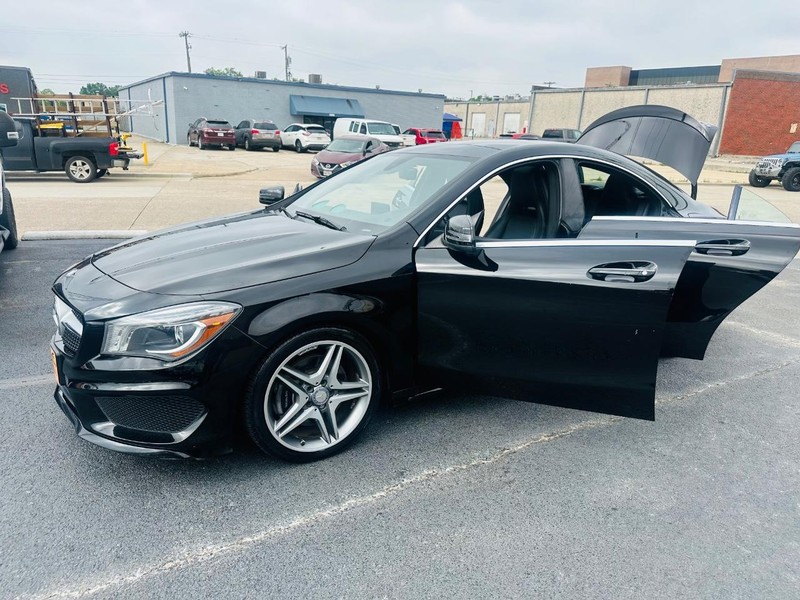 Mercedes-Benz CLA-Class Vehicle Full-screen Gallery Image 36