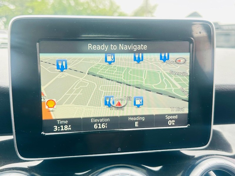 Mercedes-Benz CLA-Class Vehicle Full-screen Gallery Image 38