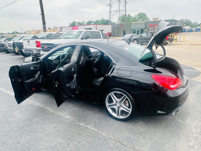 Mercedes-Benz CLA-Class Vehicle Full-screen Gallery Image 39