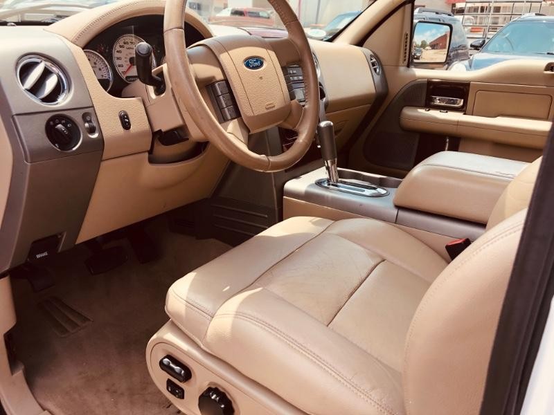 Ford F-150 Vehicle Full-screen Gallery Image 13