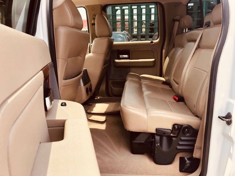 Ford F-150 Vehicle Full-screen Gallery Image 14