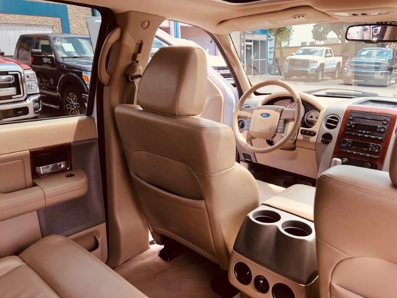 Ford F-150 Vehicle Full-screen Gallery Image 19