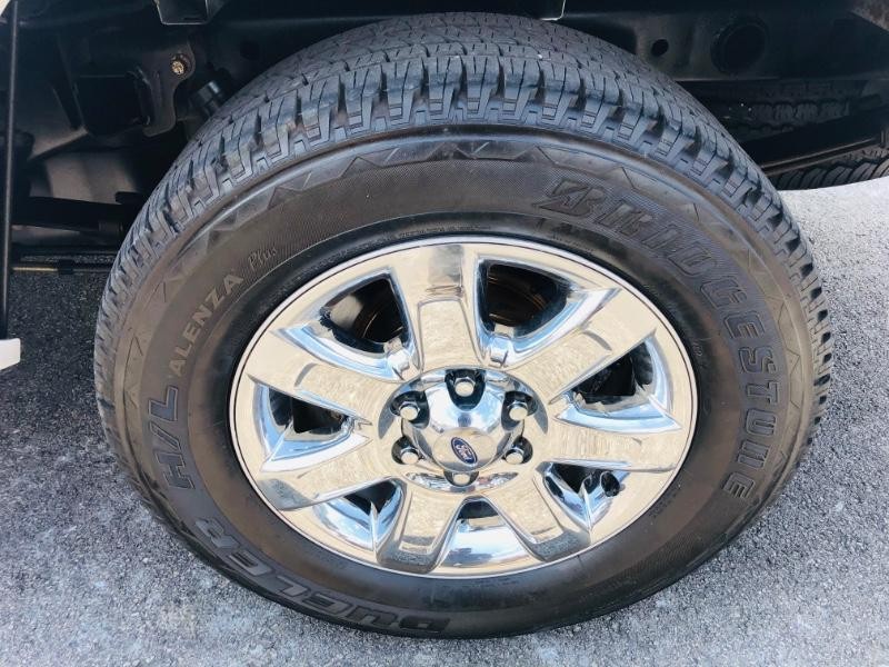 Ford F-150 Vehicle Full-screen Gallery Image 29