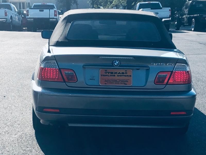 BMW 3 Series Vehicle Full-screen Gallery Image 6