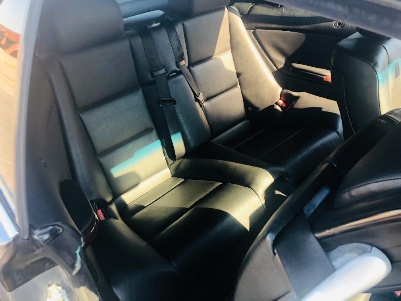 BMW 3 Series Vehicle Full-screen Gallery Image 19