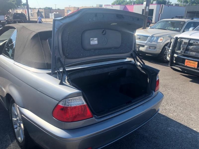 BMW 3 Series Vehicle Full-screen Gallery Image 20