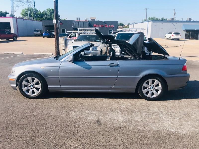 BMW 3 Series Vehicle Full-screen Gallery Image 25