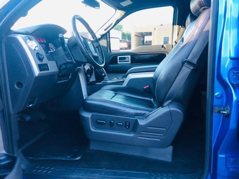 Ford F-150 Vehicle Full-screen Gallery Image 12