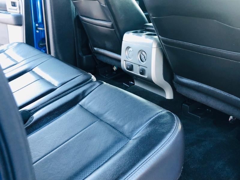 Ford F-150 Vehicle Full-screen Gallery Image 16