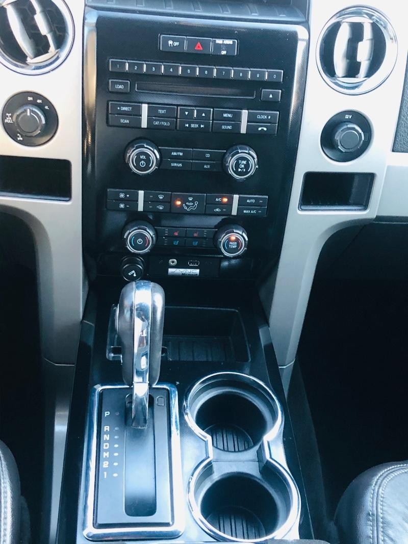 Ford F-150 Vehicle Full-screen Gallery Image 25