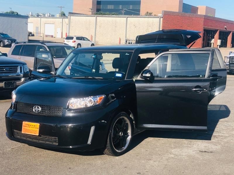 Scion xB Vehicle Full-screen Gallery Image 17