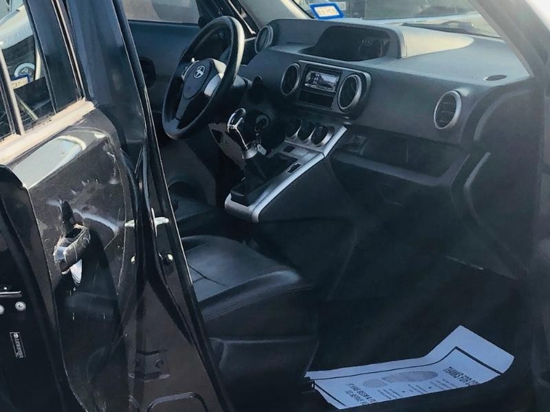 Scion xB Vehicle Full-screen Gallery Image 22