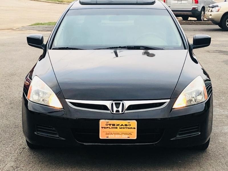 Honda Accord Sedan Vehicle Full-screen Gallery Image 2