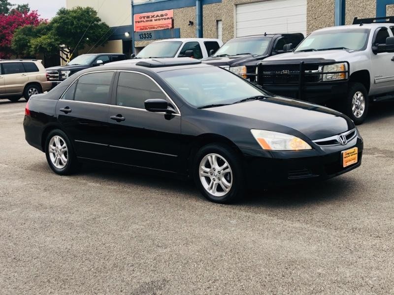 Honda Accord Sedan Vehicle Full-screen Gallery Image 6