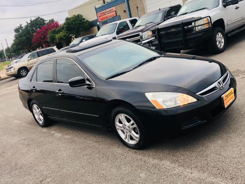 Honda Accord Sedan Vehicle Full-screen Gallery Image 7