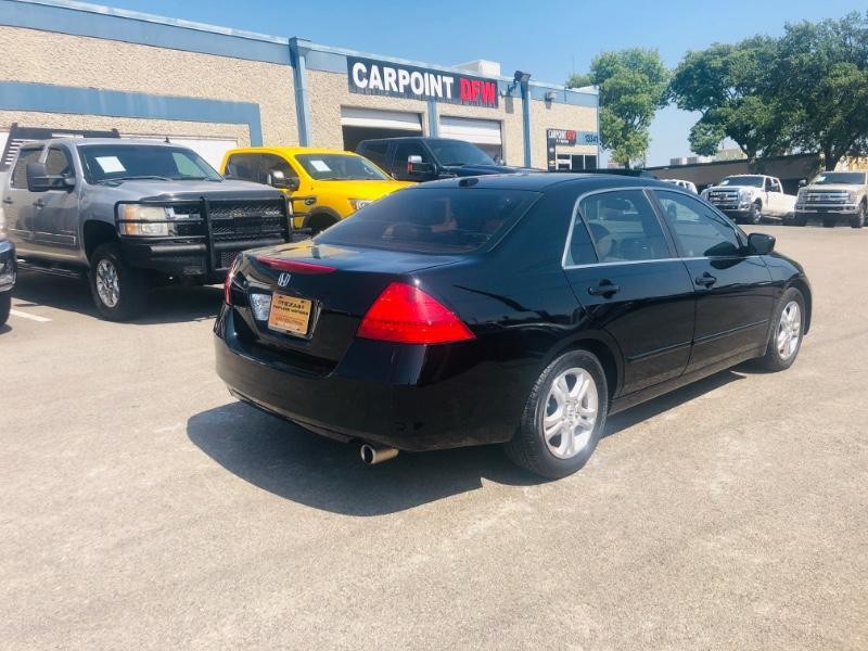 Honda Accord Sedan Vehicle Full-screen Gallery Image 8