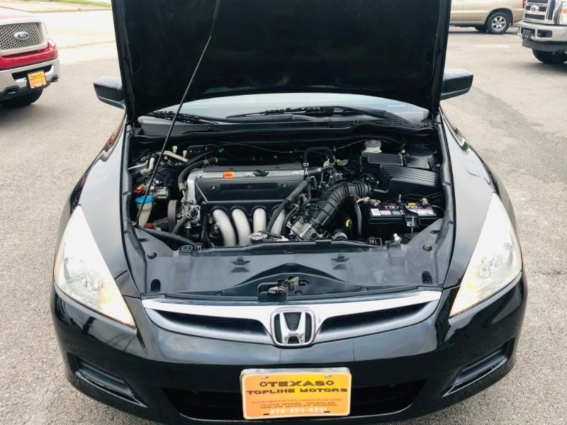 Honda Accord Sedan Vehicle Full-screen Gallery Image 25