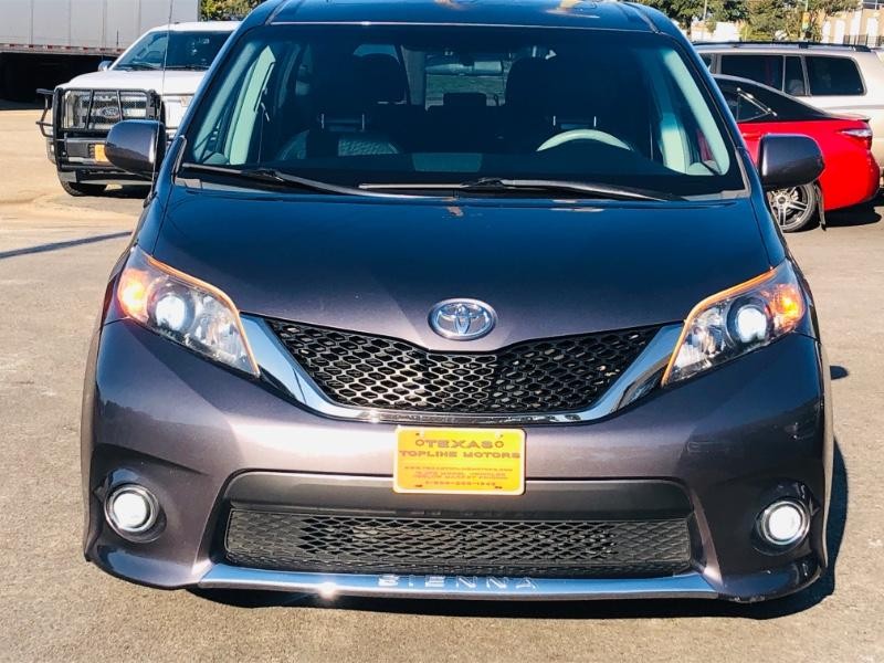 Toyota Sienna Vehicle Full-screen Gallery Image 03