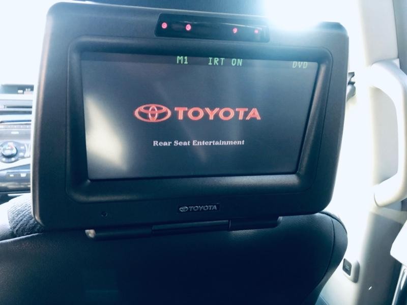 Toyota Sienna Vehicle Full-screen Gallery Image 17