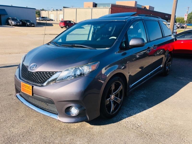 Toyota Sienna Vehicle Full-screen Gallery Image 33