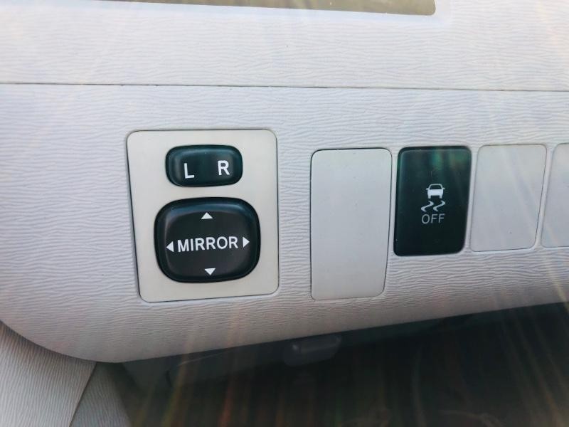 Toyota Sienna Vehicle Full-screen Gallery Image 38