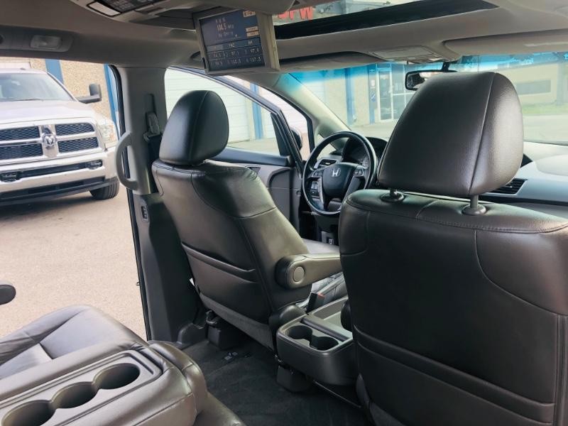 Honda Odyssey Vehicle Full-screen Gallery Image 24