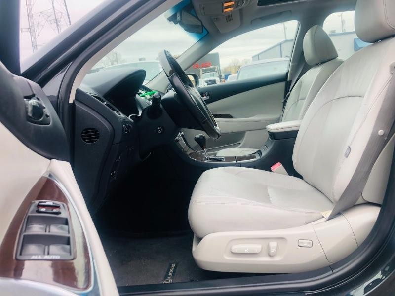 Lexus ES 350 Vehicle Full-screen Gallery Image 09