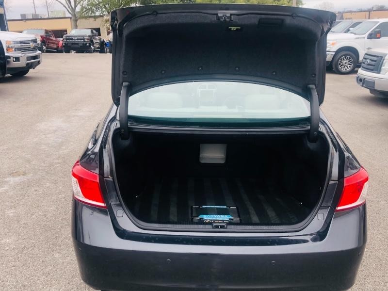 Lexus ES 350 Vehicle Full-screen Gallery Image 31