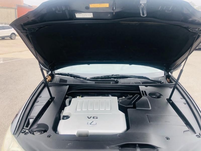 Lexus ES 350 Vehicle Full-screen Gallery Image 32