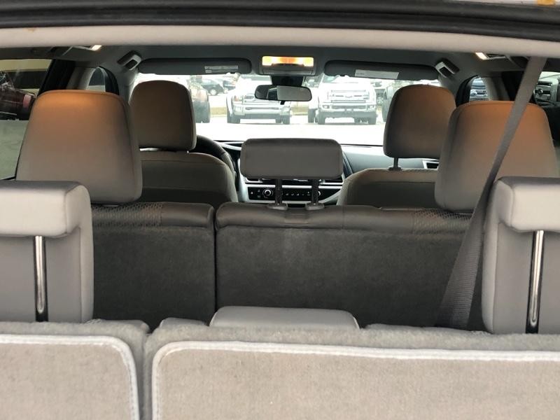 Toyota Highlander Vehicle Full-screen Gallery Image 18