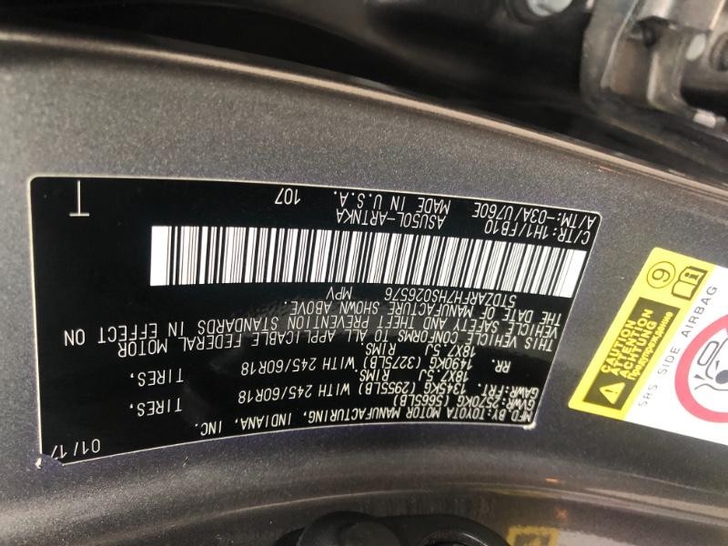 Toyota Highlander Vehicle Full-screen Gallery Image 31