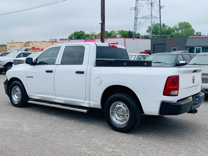 Dodge Ram 1500 Vehicle Full-screen Gallery Image 8