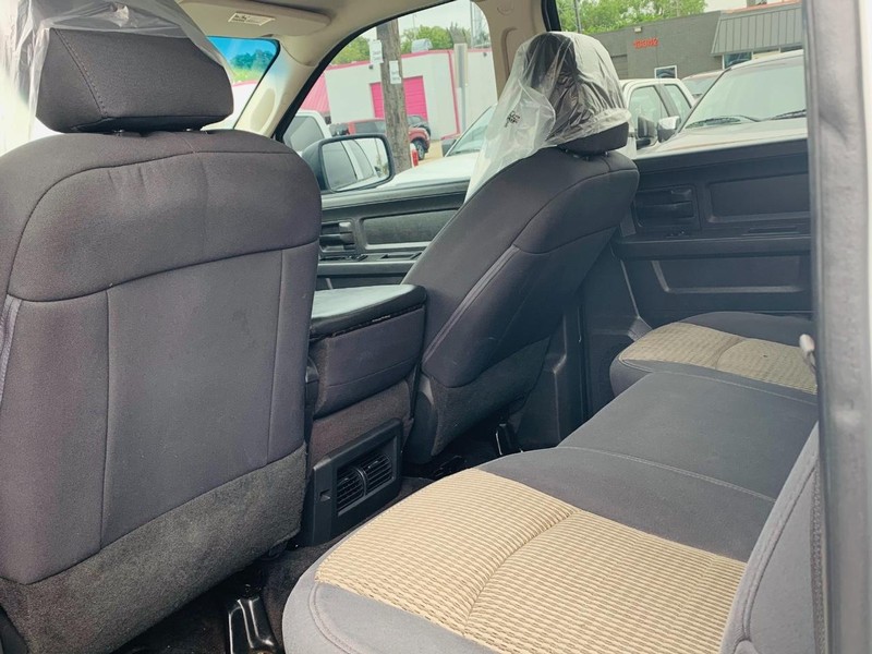 Dodge Ram 1500 Vehicle Full-screen Gallery Image 11