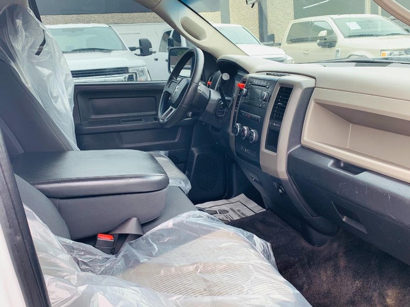 Dodge Ram 1500 Vehicle Full-screen Gallery Image 13