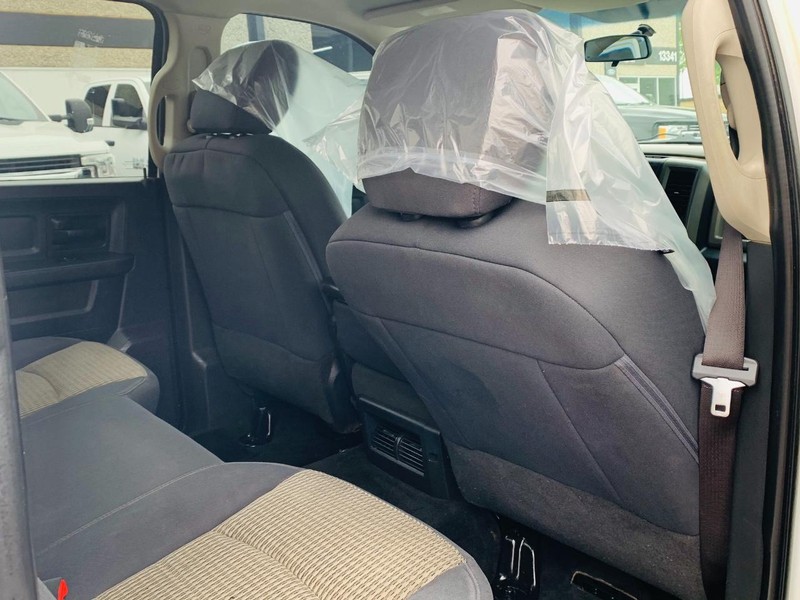 Dodge Ram 1500 Vehicle Full-screen Gallery Image 15