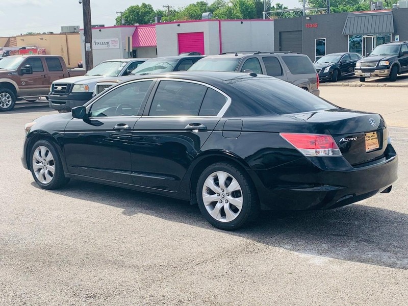 Honda Accord Sedan Vehicle Full-screen Gallery Image 09