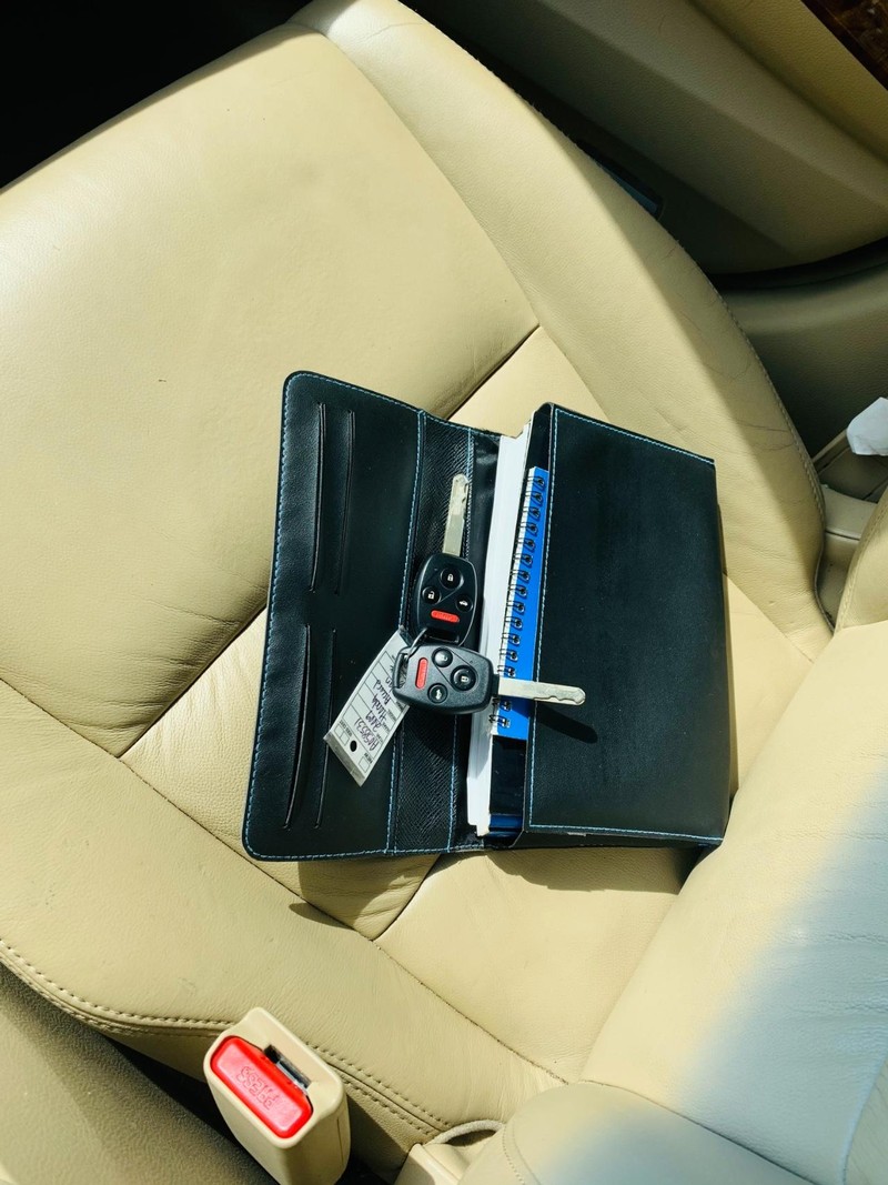 Honda Accord Sedan Vehicle Full-screen Gallery Image 20