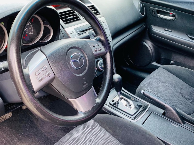 Mazda MAZDA6 Vehicle Full-screen Gallery Image 14