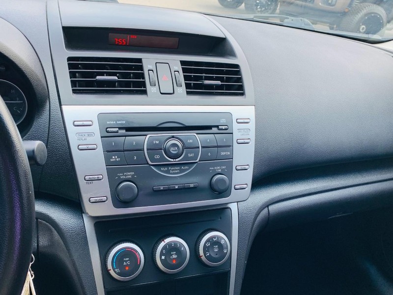 Mazda MAZDA6 Vehicle Full-screen Gallery Image 19