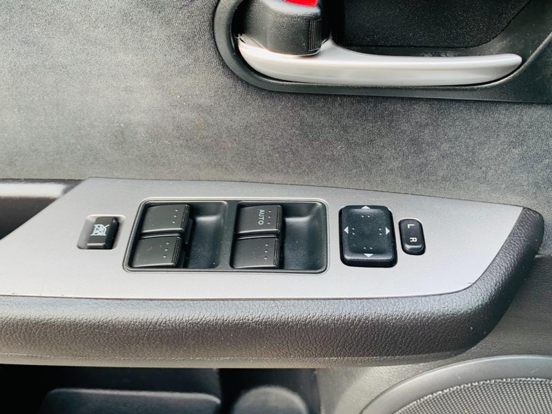 Mazda MAZDA6 Vehicle Full-screen Gallery Image 23