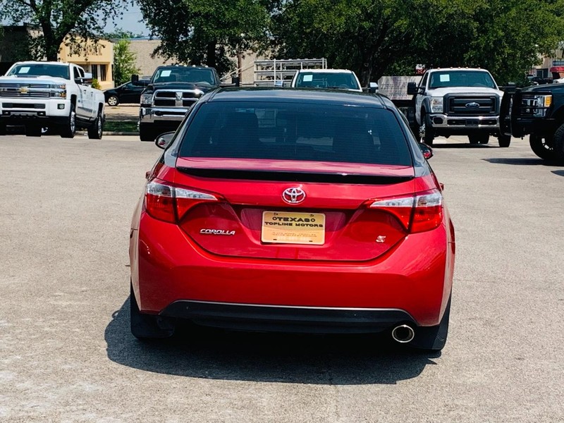 Toyota Corolla Vehicle Full-screen Gallery Image 12